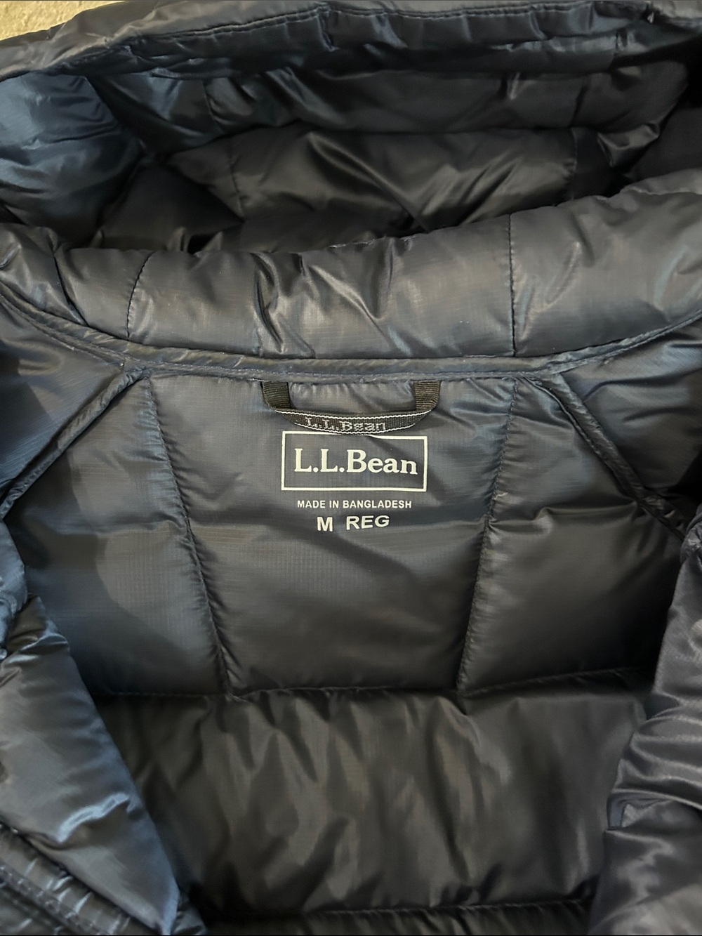 Men’s L.L. Bean Navy Hooded Puffer with Red Trim - Picture 5 of 8